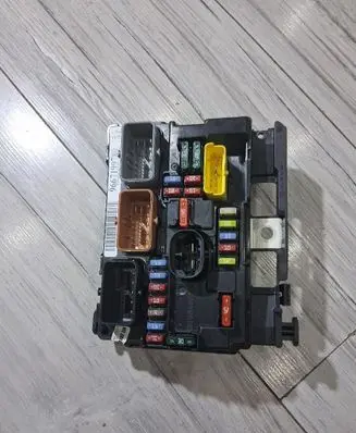 Citroen C3 Fuse box set 9667199780