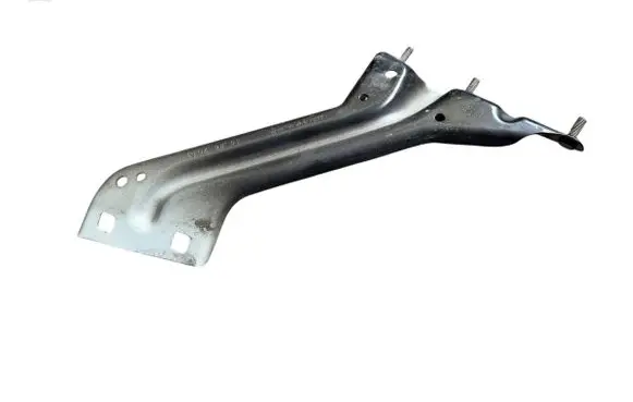 Audi Q5 SQ5 Fender mounting bracket 8R0821136