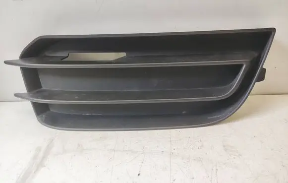 Audi A1 Front bumper lower grill 8X0807682