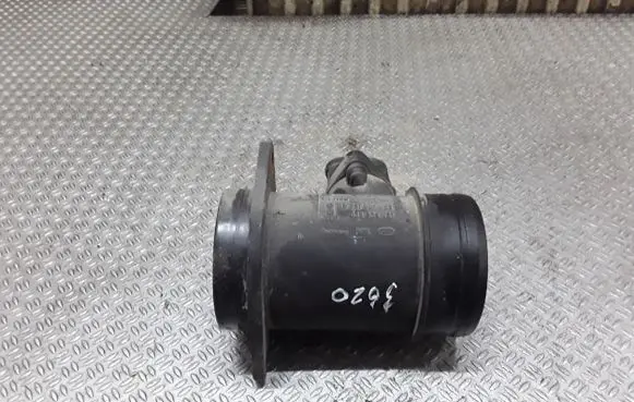 Volkswagen PASSAT B5 Mass air flow meter 0281002463 038906461