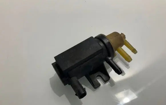Mercedes-Benz E W212 Turbo solenoid valve A0091533128 16T054 70078208