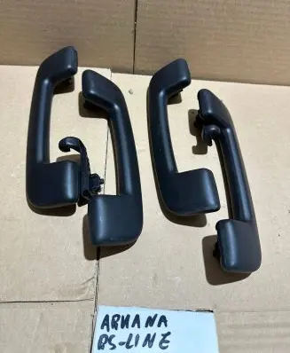 Renault Arkana A set of handles for the ceiling 