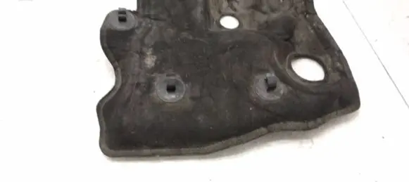 Engine bonnet/hood sound/heat insulation