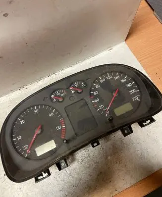 Volkswagen Golf IV Speedometer (instrument cluster) 1J0920802E 0263618032 3103280028