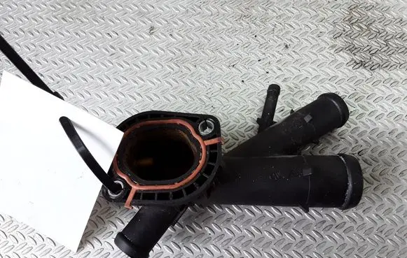 Skoda Yeti (5L) Engine coolant pipe/hose 03L121131AA