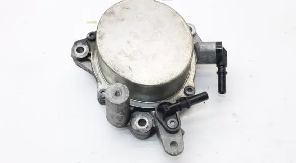 Ford Mondeo MK IV Vacuum pump 9673836180