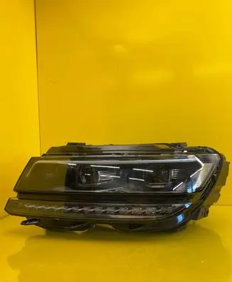Volkswagen Tiguan Headlight/headlamp 5NB941081D