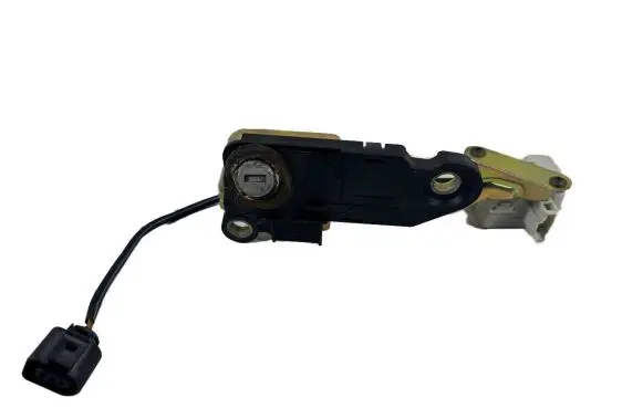 Volkswagen PASSAT B5.5 Tailgate exterior lock 3B9827297A 3B0959781D 3B5827061C