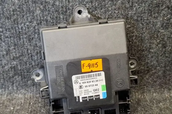 Mercedes-Benz B W245 Door control unit/module A1698208326