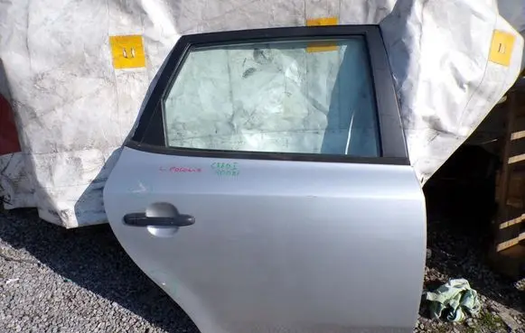 KIA Ceed Rear door
