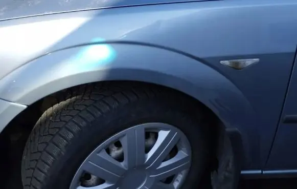 Ford Mondeo Mk III Fender