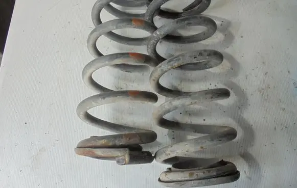 Jaguar XK8 - XKR Rear coil spring