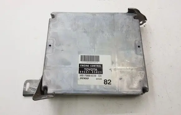 Toyota Avensis T250 Engine control unit/module 8966105821 1758008330
