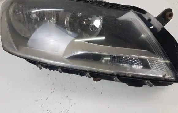Volkswagen PASSAT B7 Headlight/headlamp