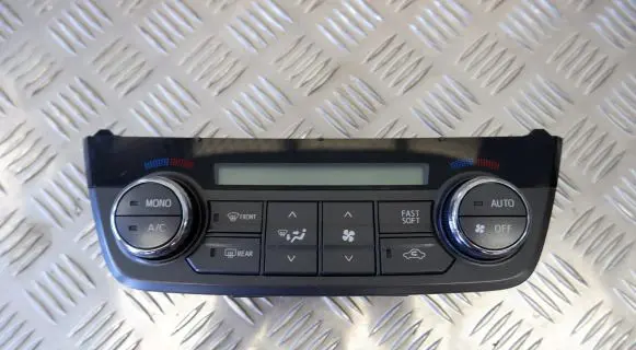 Toyota RAV 4 (XA40) Climate control unit 5590042400