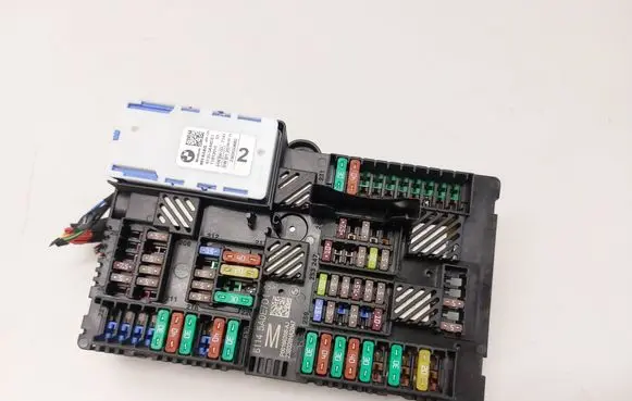BMW 3 G20 G21 Fuse module 5A0E7D1 5A44CE1