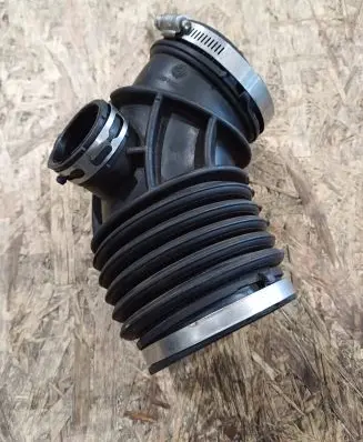BMW 5 G30 G31 G38 Turbo system vacuum part 8663614