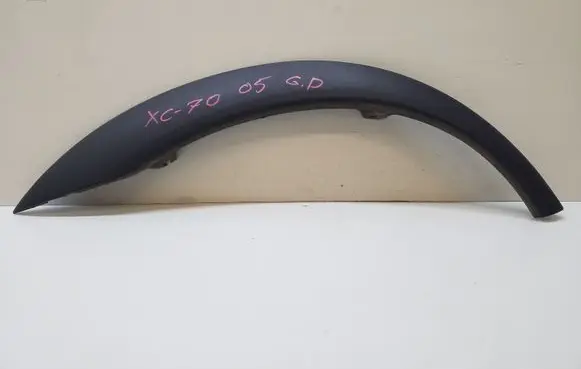 Volvo XC70 Rear fender molding trim 30678046 9190880 8620134
