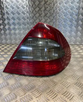 Mercedes-Benz E W211 Rear/tail lights A2118202464