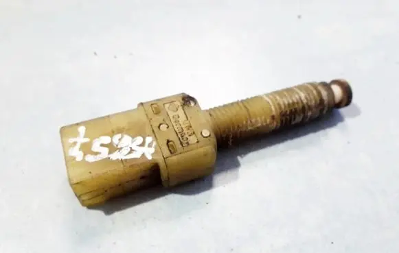 Audi A6 S6 C4 4A Brake pedal sensor switch 443945515