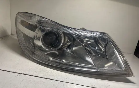 Skoda Octavia Mk2 (1Z) Headlight/headlamp 1Z1941016F