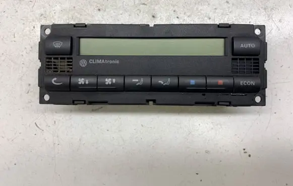 Volkswagen PASSAT B5.5 Climate control unit