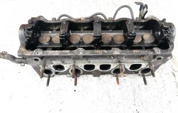 Volkswagen Golf IV Engine head 038103373e
