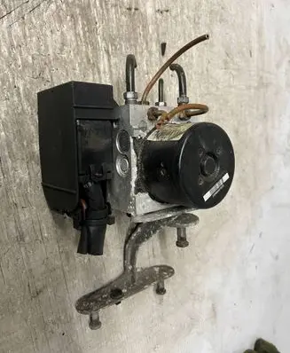 Mercedes-Benz C W204 ABS Pump A2045454732