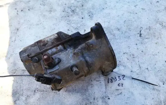 Toyota RAV 4 (XA20) Starter motor 2810064300 28100-64300