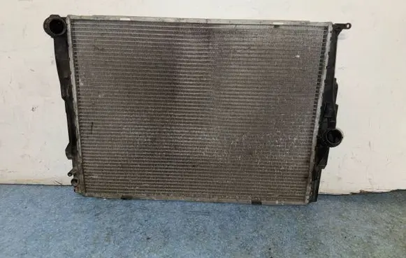 BMW 3 E90 E91 Coolant radiator 758165803 4230474 1711755927301
