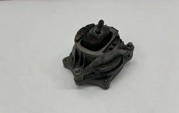 BMW 3 F30 F35 F31 Engine mount bracket 685941101