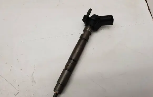 Audi A3 S3 8P Fuel injector 03L130277 09040100898 0445116030