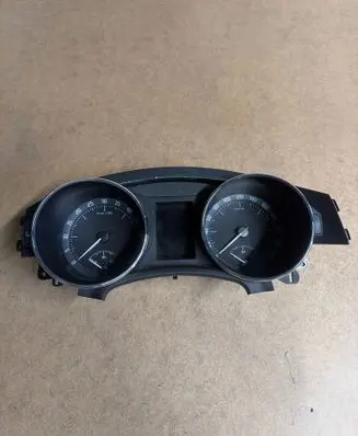 Skoda Superb B6 (3T) Speedometer (instrument cluster) 3T1920841D VD104821 V0008000