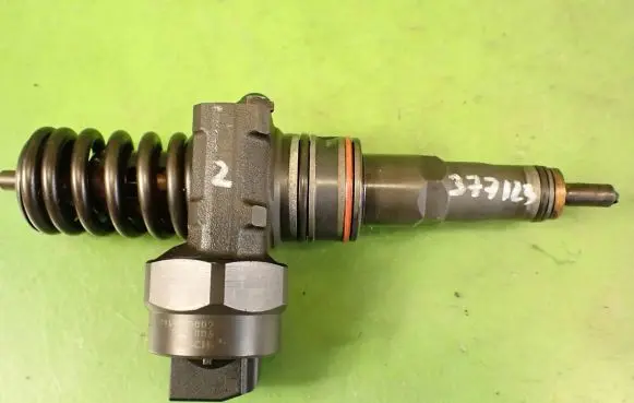 Seat Alhambra (Mk1) Fuel injector