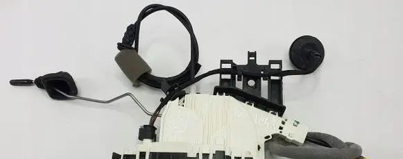 Mercedes-Benz C W204 Front door lock A2047203035