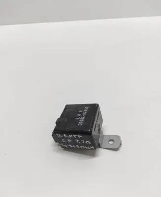 Hyundai Santa Fe Window wiper relay 954202B500