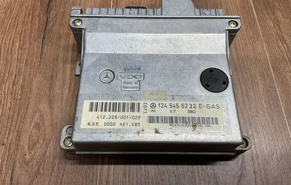 Mercedes-Benz E W124 Engine control unit/module 1245456232