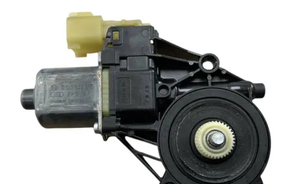 Ford Fiesta Front door window regulator motor 8A6114A389B 0130822618