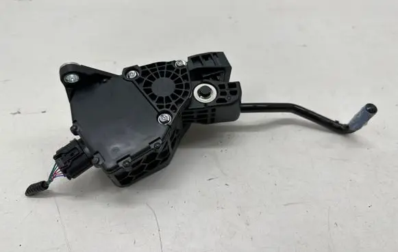 Toyota RAV 4 (XA50) Accelerator throttle pedal 7811042071