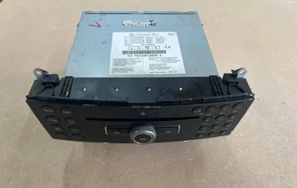 Mercedes-Benz C W204 Radio/GPS head unit trim a2049060601 A2049060601 A2049026900