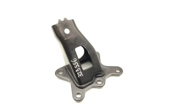 Nissan Navara D23 Engine mounting bracket