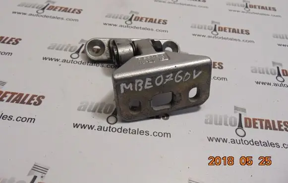 Mercedes-Benz E W211 Rear door upper hinge