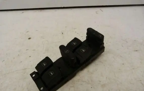 Volkswagen Golf IV Electric window control switch