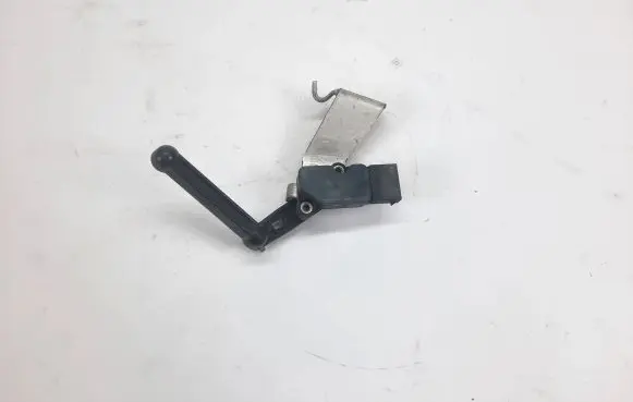BMW X5 G05 Front air suspension height level sensor 6870200