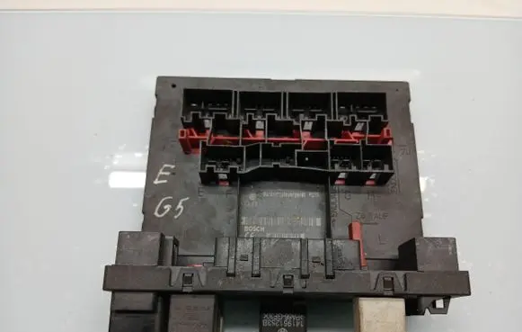 Volkswagen Golf V Comfort/convenience module 1K0937049 1K0937049T H307S0704