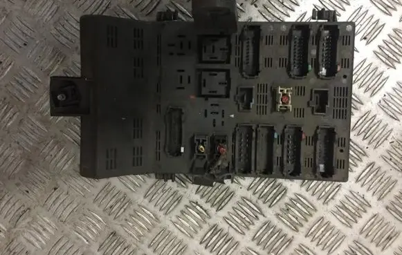 Renault Laguna I Fuse box set 7703297637w