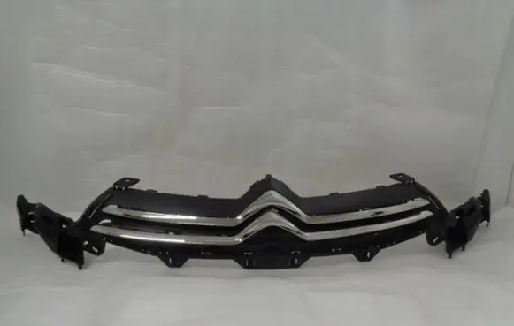 Citroen C4 II Front bumper upper radiator grill 7422R3