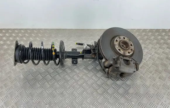 Peugeot 3008 II Front wheel hub spindle knuckle