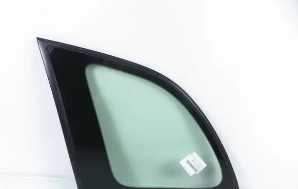 Toyota RAV 4 (XA20) Rear side window 