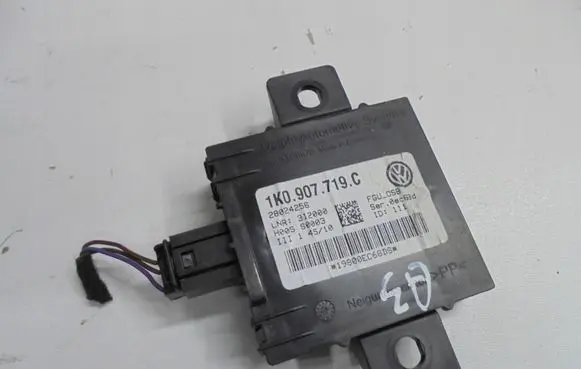 Audi A3 S3 8P Alarm control unit/module 1K0907719C
